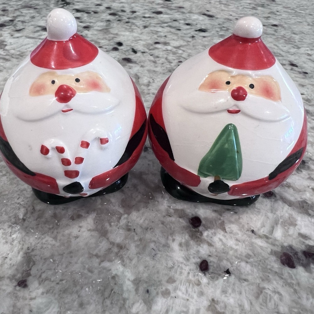 Santa Salt And Pepper Shakers - Vintage Round Santa Clauses Red Christmas